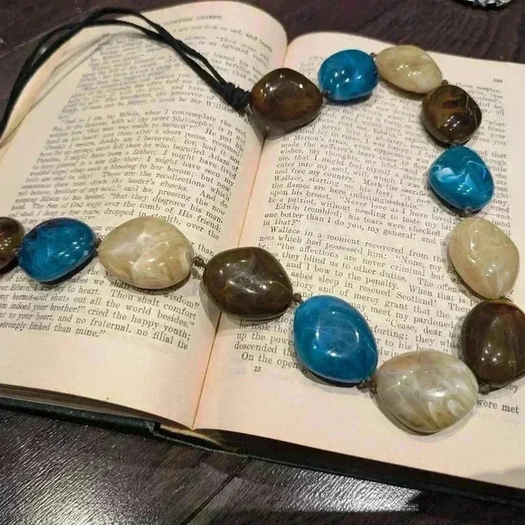 Vintage large  chunky stone blue brown beige necklace - Picture 2 of 7